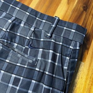 Nike Mens golf shorts in great navy and grey plaid pattern NWOT